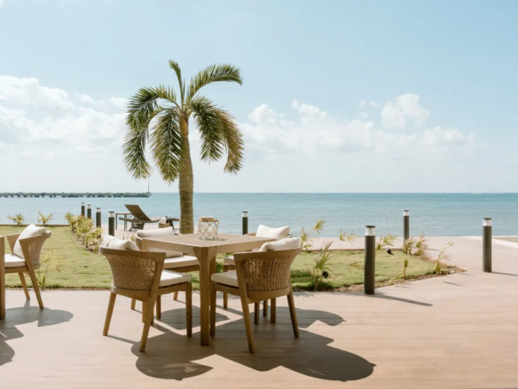 Distrito Puerto beachfront condos in Puerto Morelos