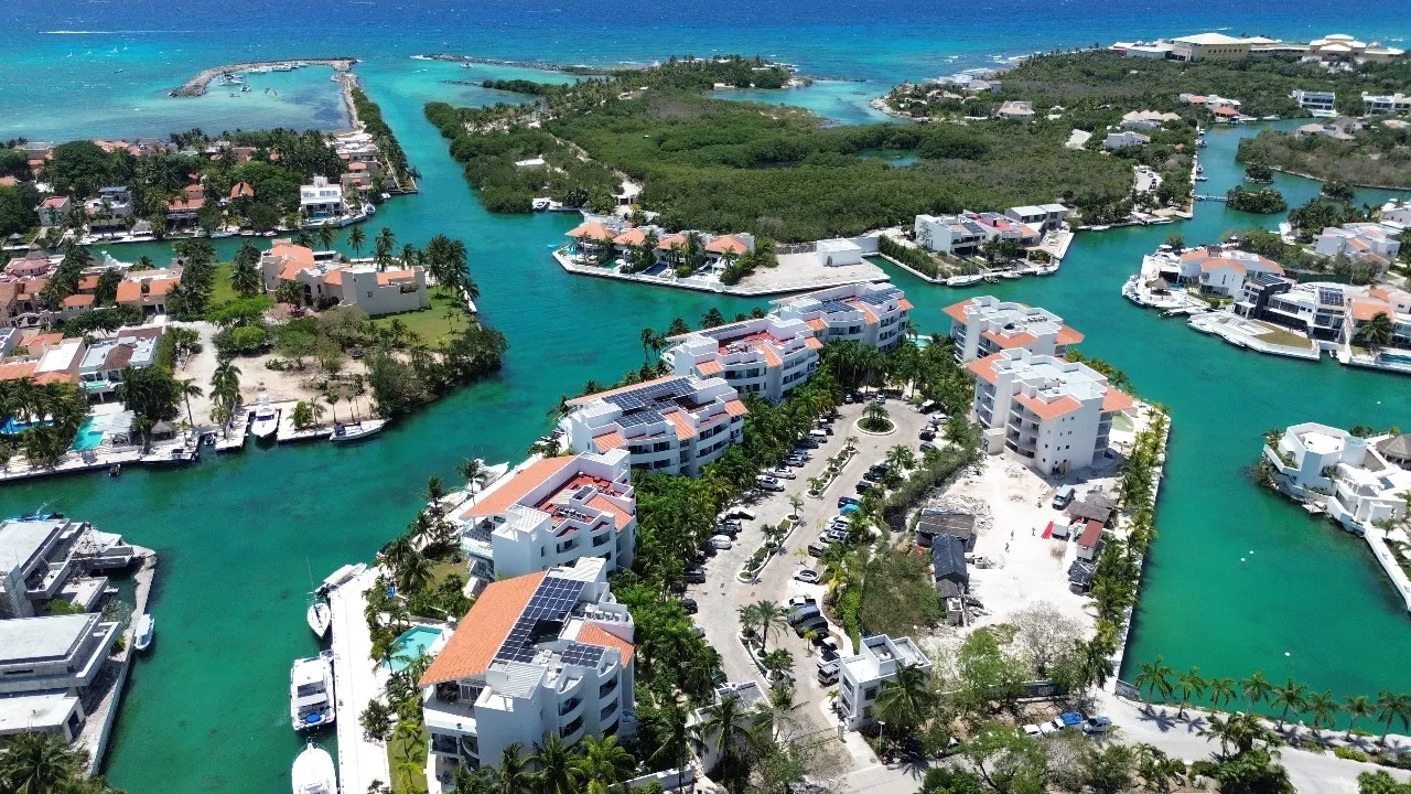 Gran Peninsula 3 and 4 Bedroom Condos in Puerto Aventuras