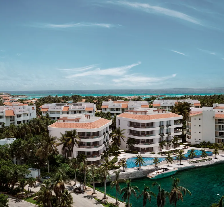Gran Peninsula 3 and 4 Bedroom Condos in Puerto Aventuras