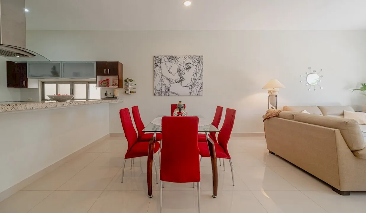 La Cima 2-Bedroom Golf-View Condo in Puerto Aventuras