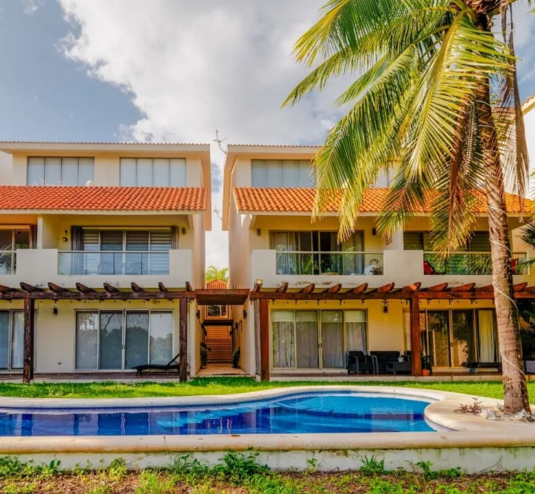 La Cima 2-Bedroom Golf-View Condo in Puerto Aventuras