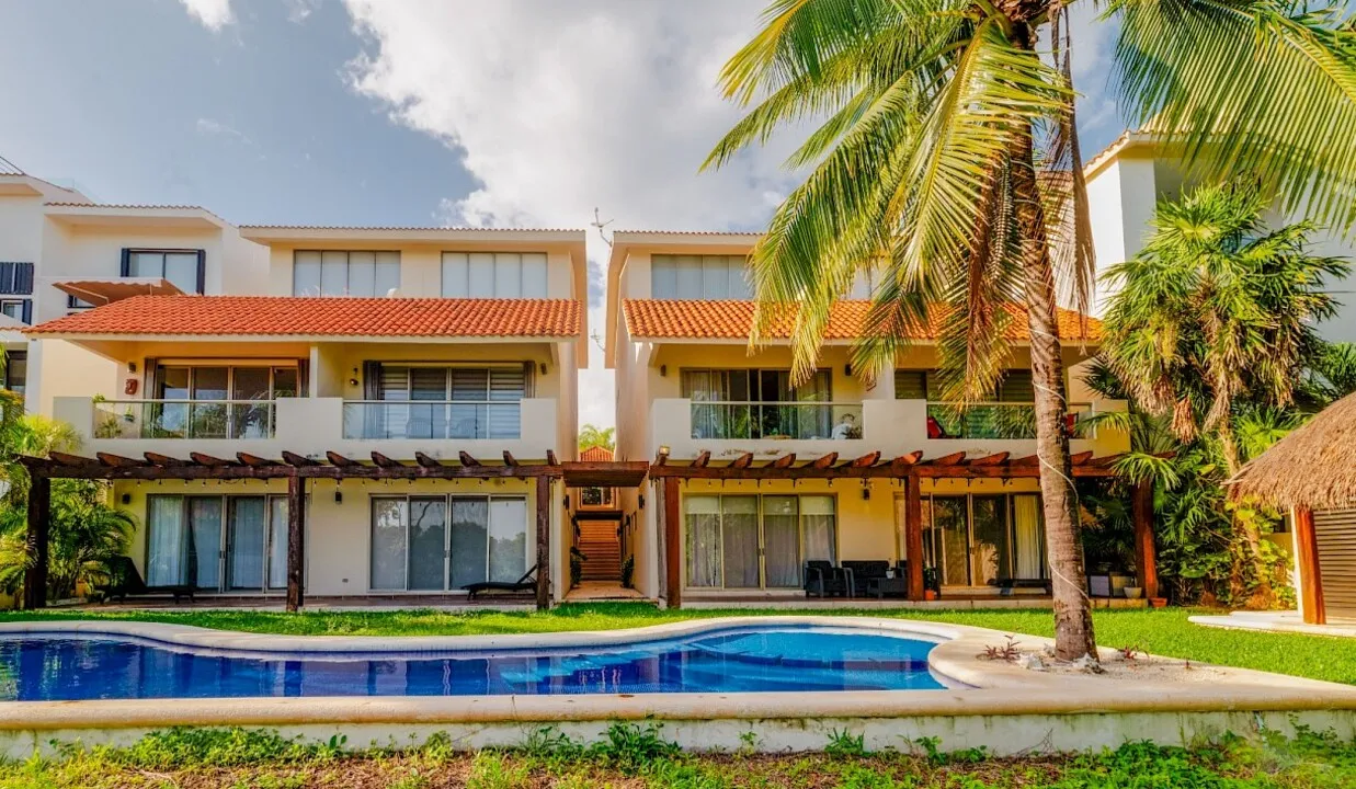 La Cima 2-Bedroom Golf-View Condo in Puerto Aventuras