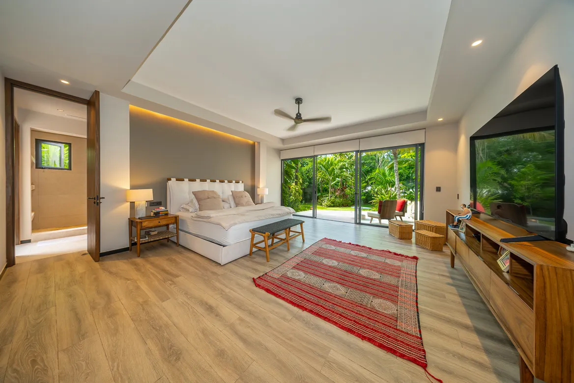Lakefront 4-Bedroom Villa in Lagos del Sol, Cancún