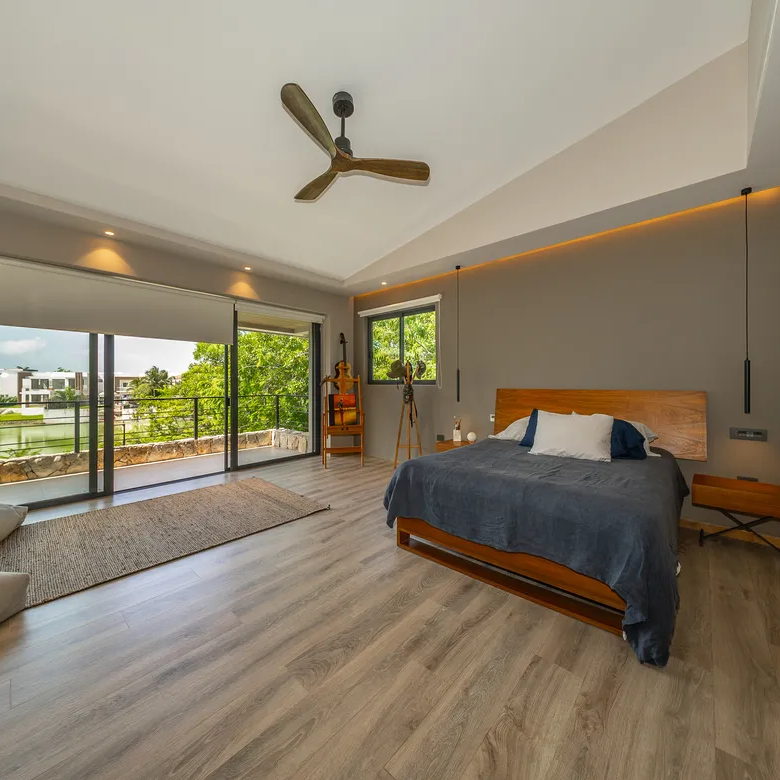 Lakefront 4-Bedroom Villa in Lagos del Sol, Cancún