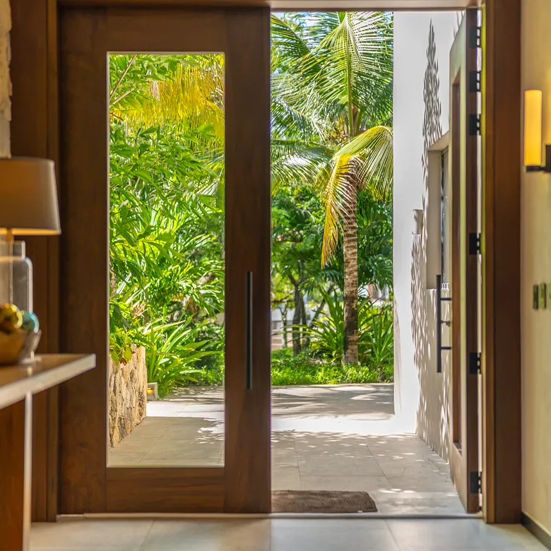 Lakefront 4-Bedroom Villa in Lagos del Sol, Cancún