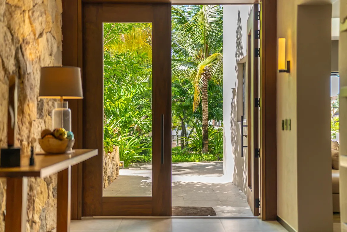 Lakefront 4-Bedroom Villa in Lagos del Sol, Cancún