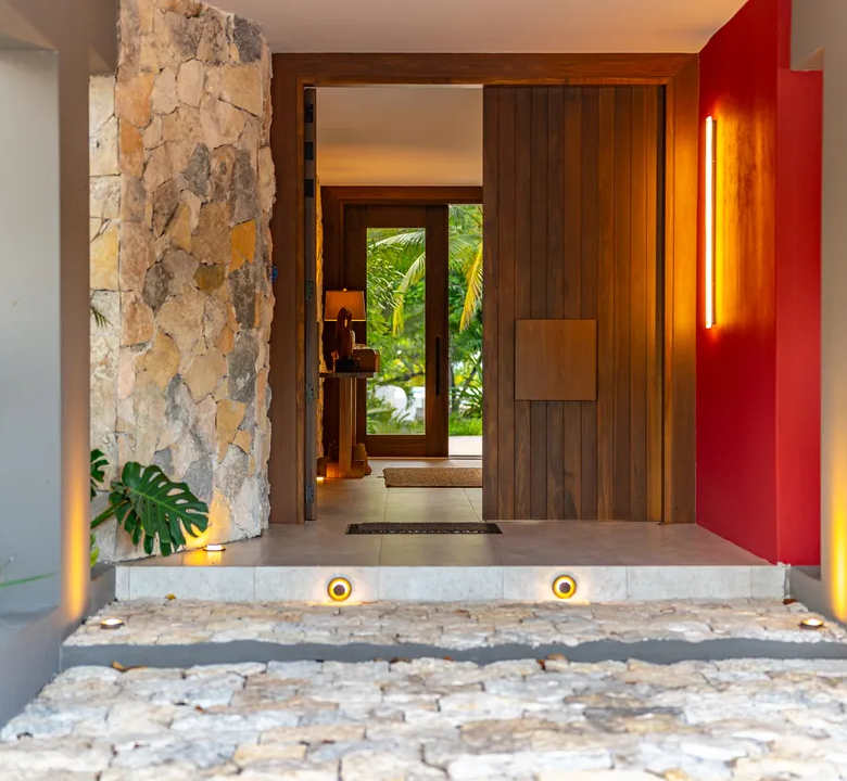 Lakefront 4-Bedroom Villa in Lagos del Sol, Cancún