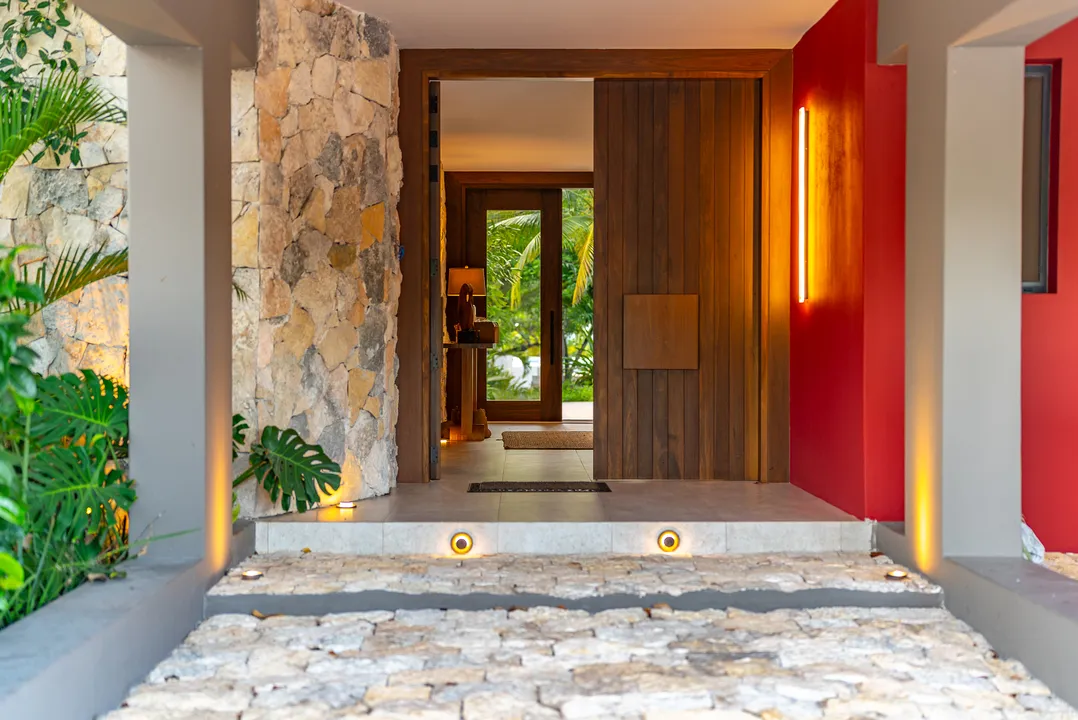 Lakefront 4-Bedroom Villa in Lagos del Sol, Cancún