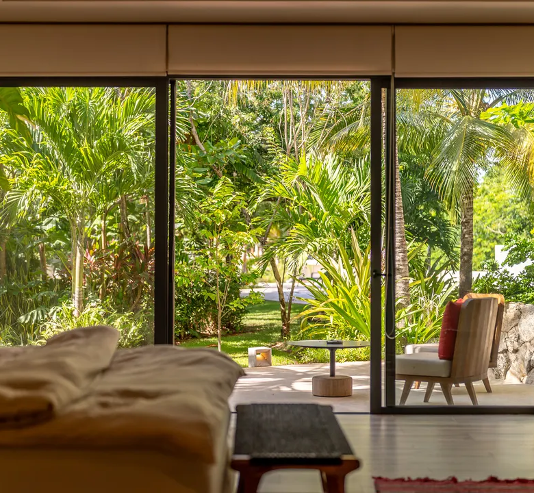 Lakefront 4-Bedroom Villa in Lagos del Sol, Cancún