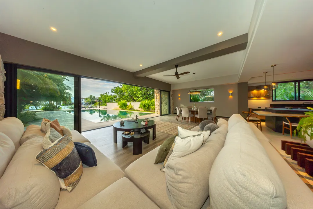 Lakefront 4-Bedroom Villa in Lagos del Sol, Cancún