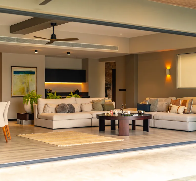 Lakefront 4-Bedroom Villa in Lagos del Sol, Cancún