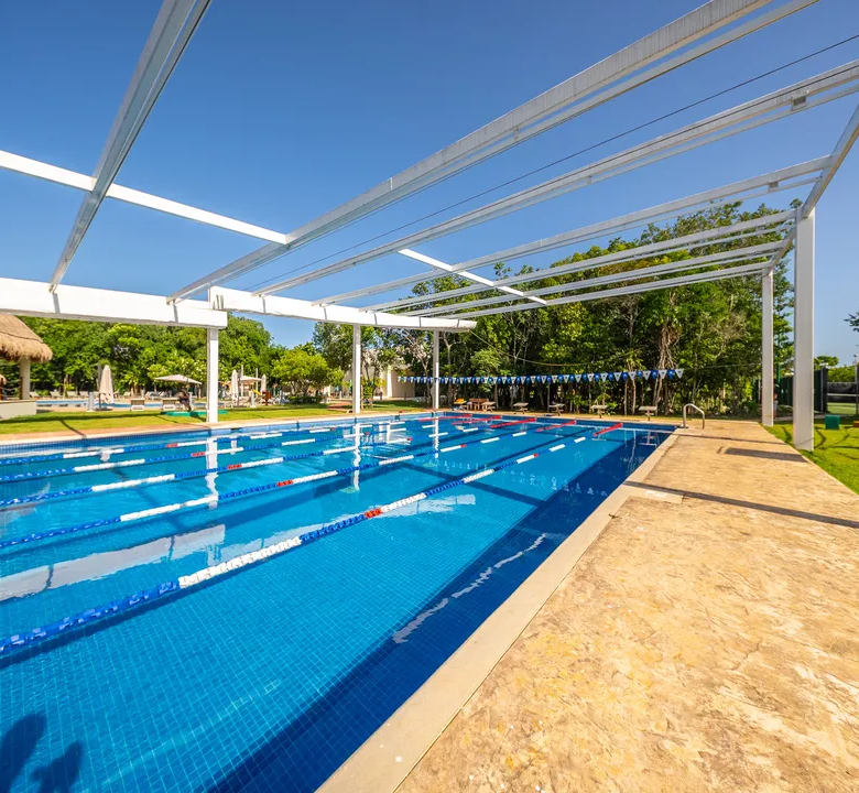 Lakefront 4-Bedroom Villa in Lagos del Sol, Cancún