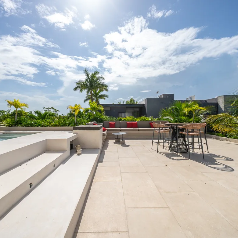 Lakefront 4-Bedroom Villa in Lagos del Sol, Cancún