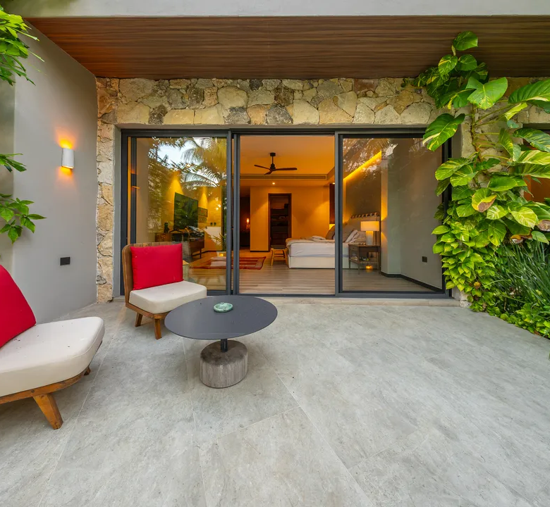 Lakefront 4-Bedroom Villa in Lagos del Sol, Cancún
