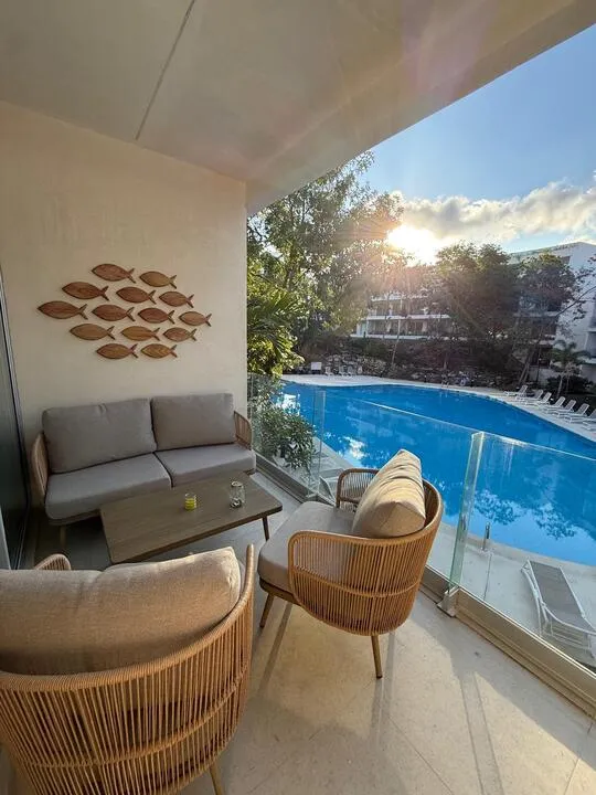 The Leaf 3-Bedroom Lock-Off Corner Condo in Playacar