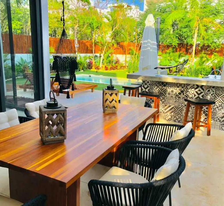 Villa Caribe: 4-Bedroom Villa in Tulum Country Club