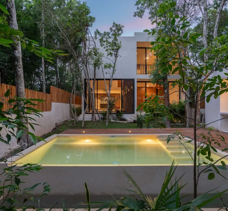 Villa Zapote 4-Bedroom Villa in Tulum Country Club