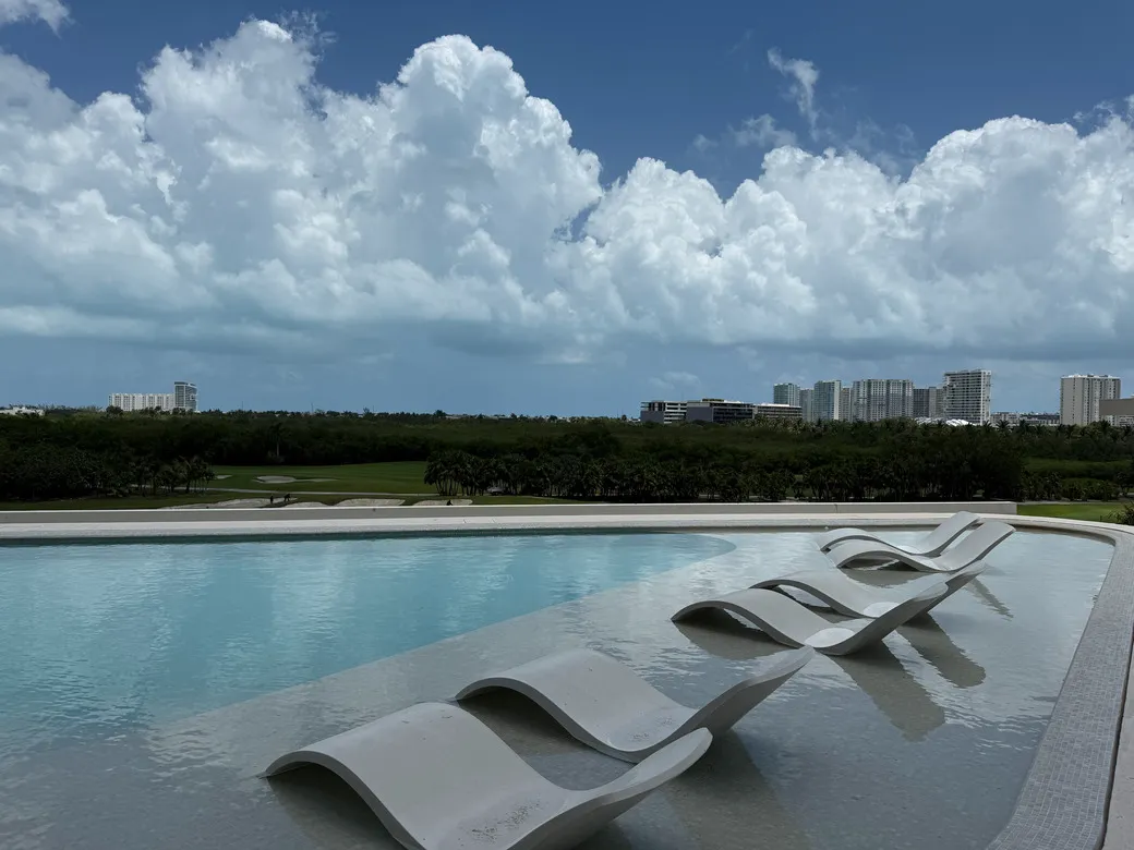 WOHA Puerto Cancún Golf-View 2 and 3 Bedroom Condos