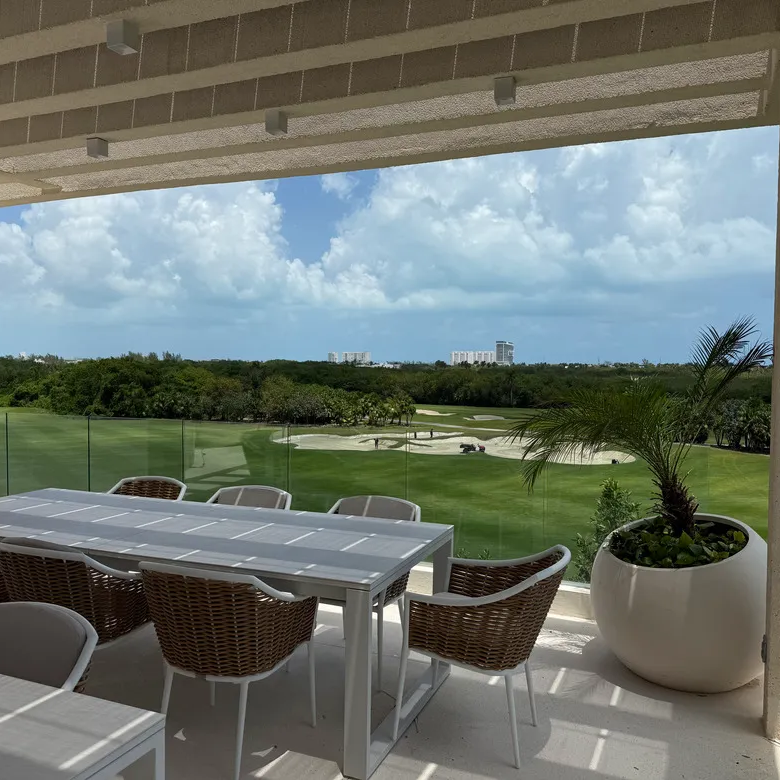 WOHA Puerto Cancún Golf-View 2 and 3 Bedroom Condos