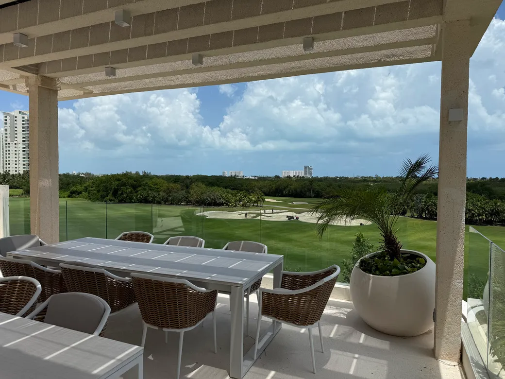 WOHA Puerto Cancún Golf-View 2 and 3 Bedroom Condos