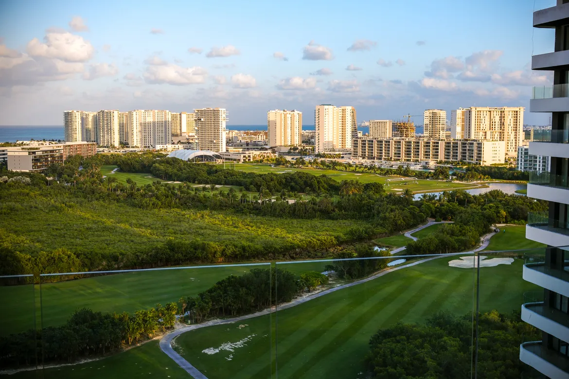 WOHA Puerto Cancún Golf-View 2 and 3 Bedroom Condos