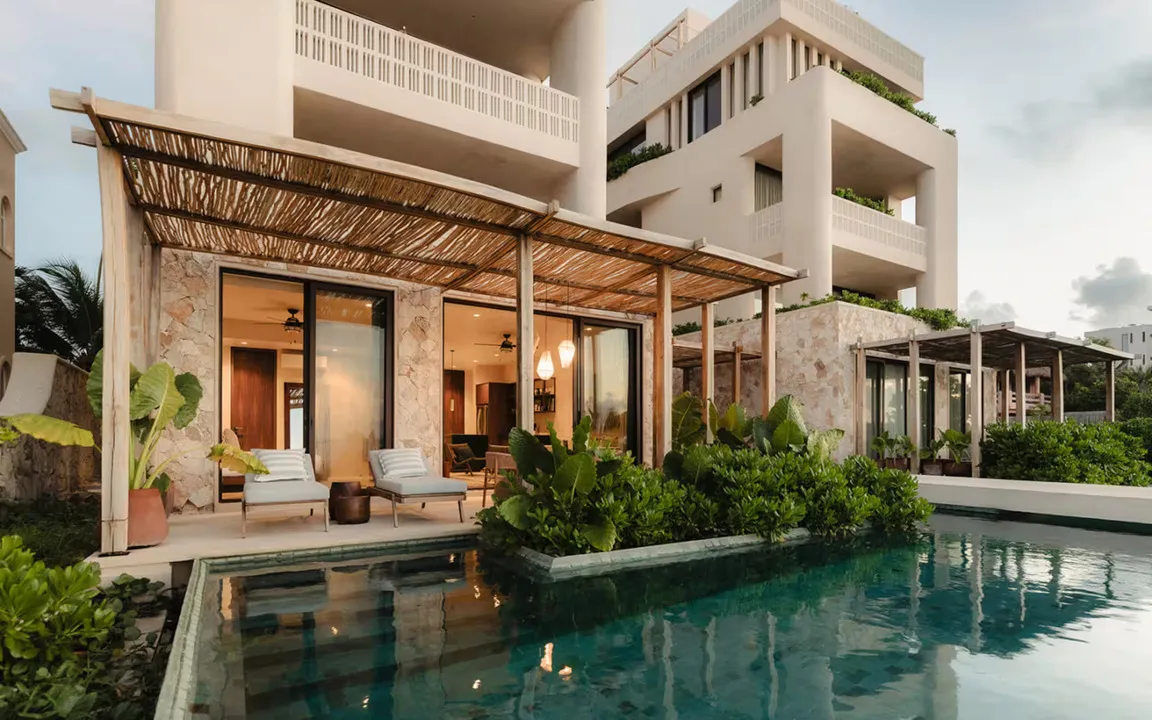 bahia-tulum-tankah-bay-condos-pool-03 Pool and patio at Bahía Tulum
