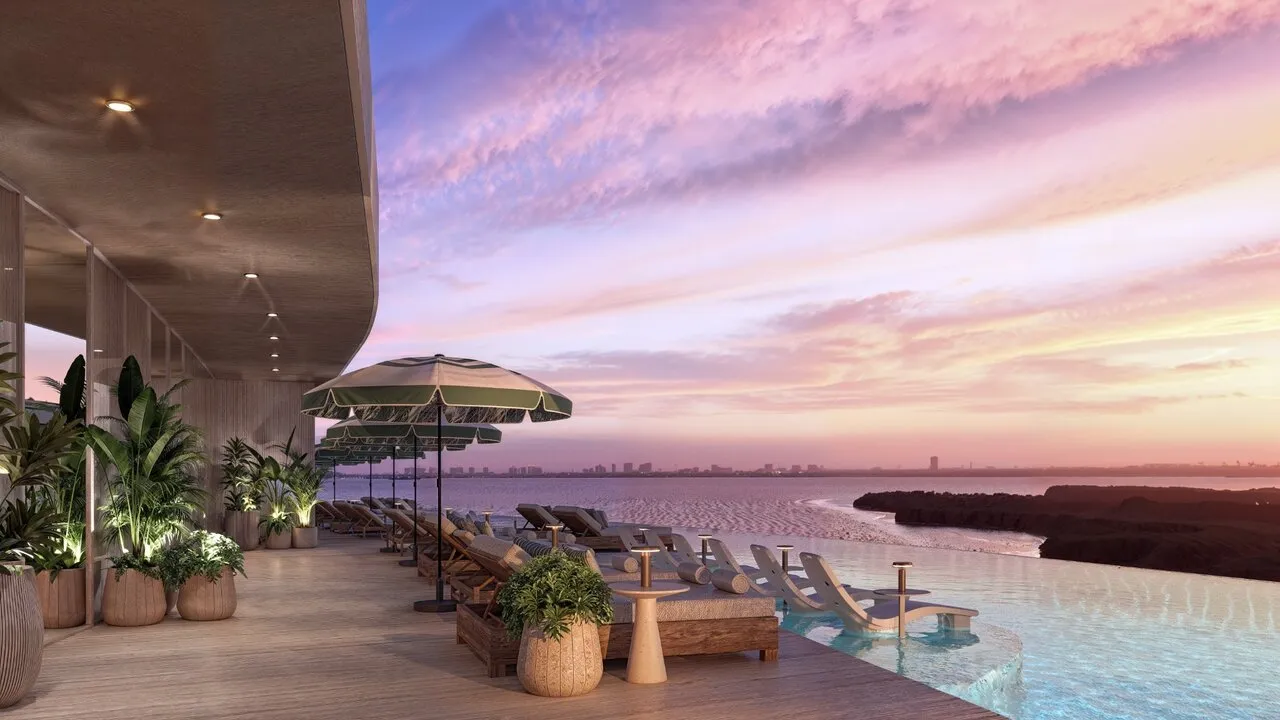 Rooftop infinity pool at Bay View Grand Cancún