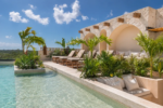 Rooftop pool at Essence, Región 15