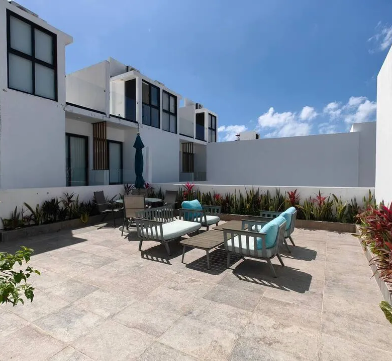 Icono Playa 106: 3-Bedroom Lock-Off Condo in Playa del Carmen