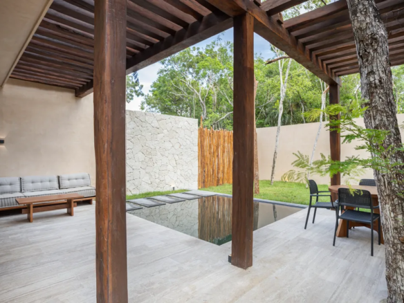 Private pool and garden at a Junglar villa