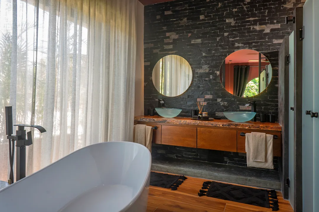 Maison Siscolino: 4-Bedroom Villa with Swim-Up Pool in Region 15, Tulum