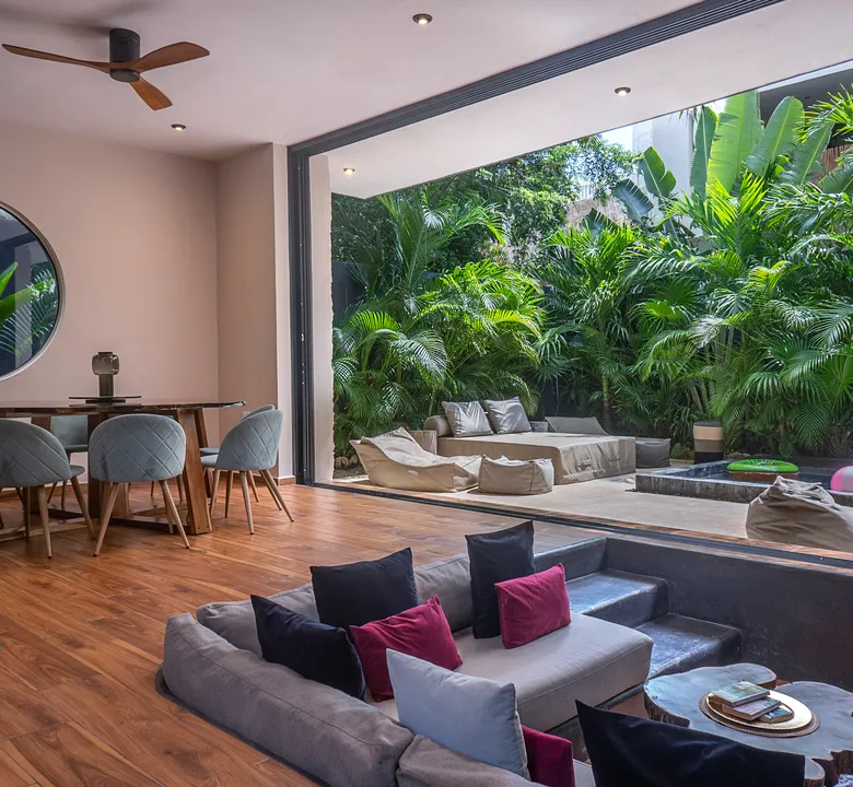 Maison Siscolino: 4-Bedroom Villa with Swim-Up Pool in Region 15, Tulum