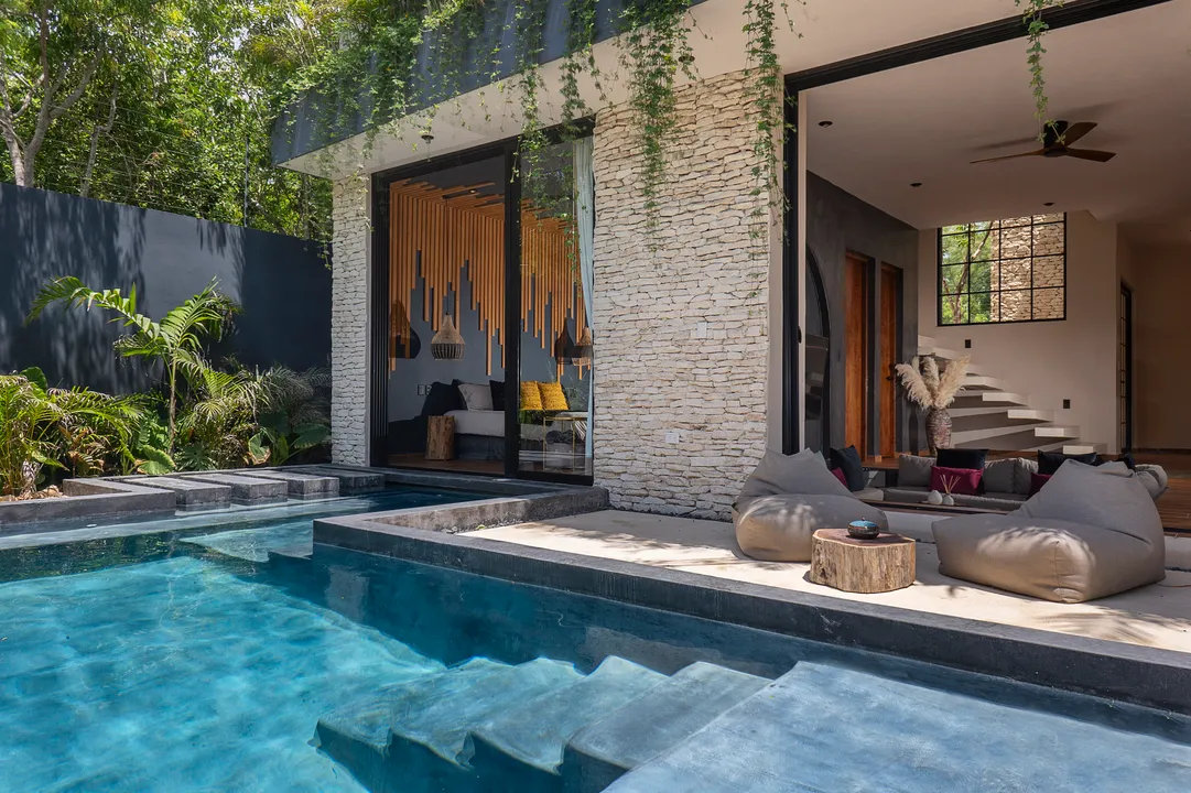 Maison Siscolino: 4-Bedroom Villa with Swim-Up Pool in Region 15, Tulum