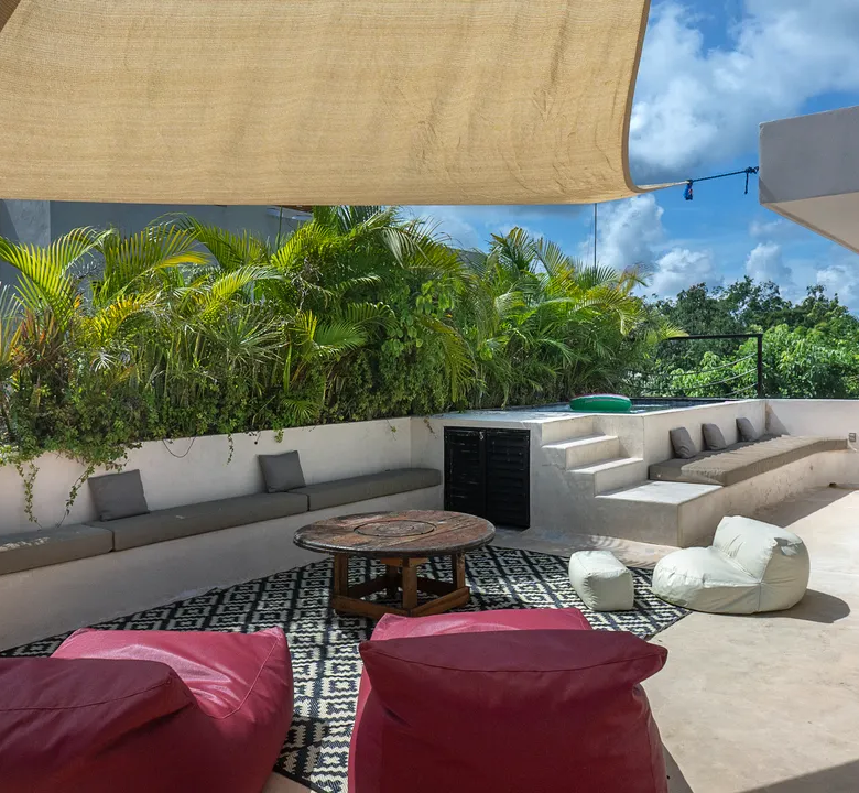 Maison Siscolino: 4-Bedroom Villa with Swim-Up Pool in Region 15, Tulum