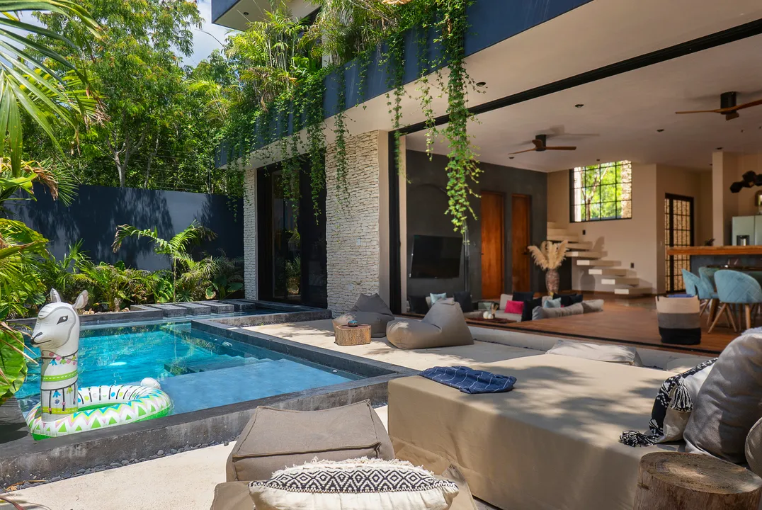 Maison Siscolino: 4-Bedroom Villa with Swim-Up Pool in Region 15, Tulum