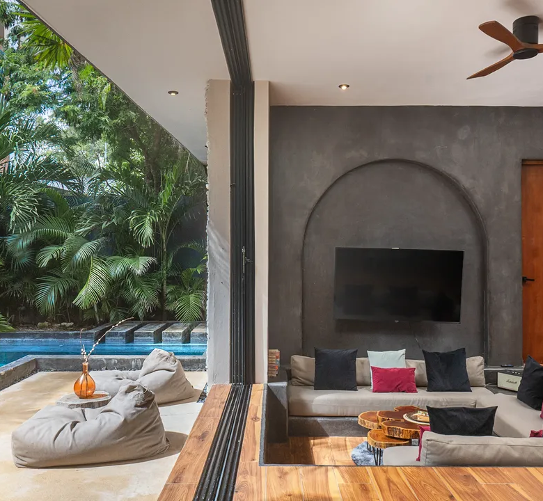 Maison Siscolino: 4-Bedroom Villa with Swim-Up Pool in Region 15, Tulum