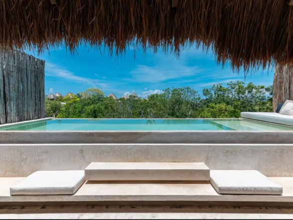 Private rooftop pool at the Sky Jungle penthouse