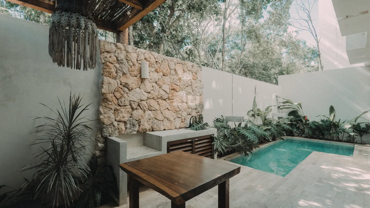 Torana Region 15, Tulum: 1-Bedroom Swim-Up Condo