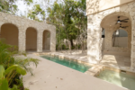 Alberca privada y terraza en Villa Arcos