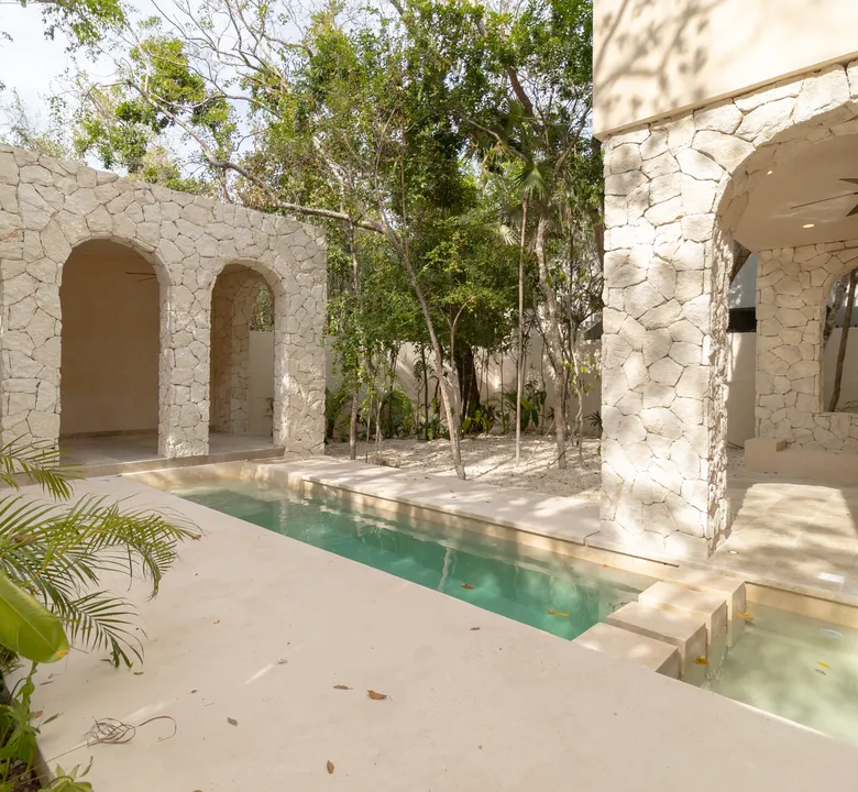 Villa Arcos: 5-Bedroom Villa with Pool and Terrace in Aldea Zama, Tulum