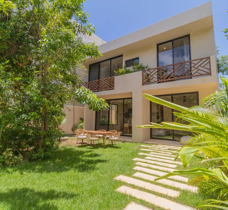 Villa Flora: 4-Bedroom Pool Villa in Aldea Zama, Tulum