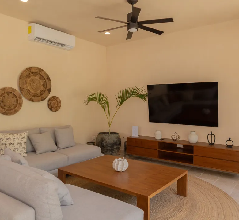 Villa Flora: 4-Bedroom Pool Villa in Aldea Zama, Tulum