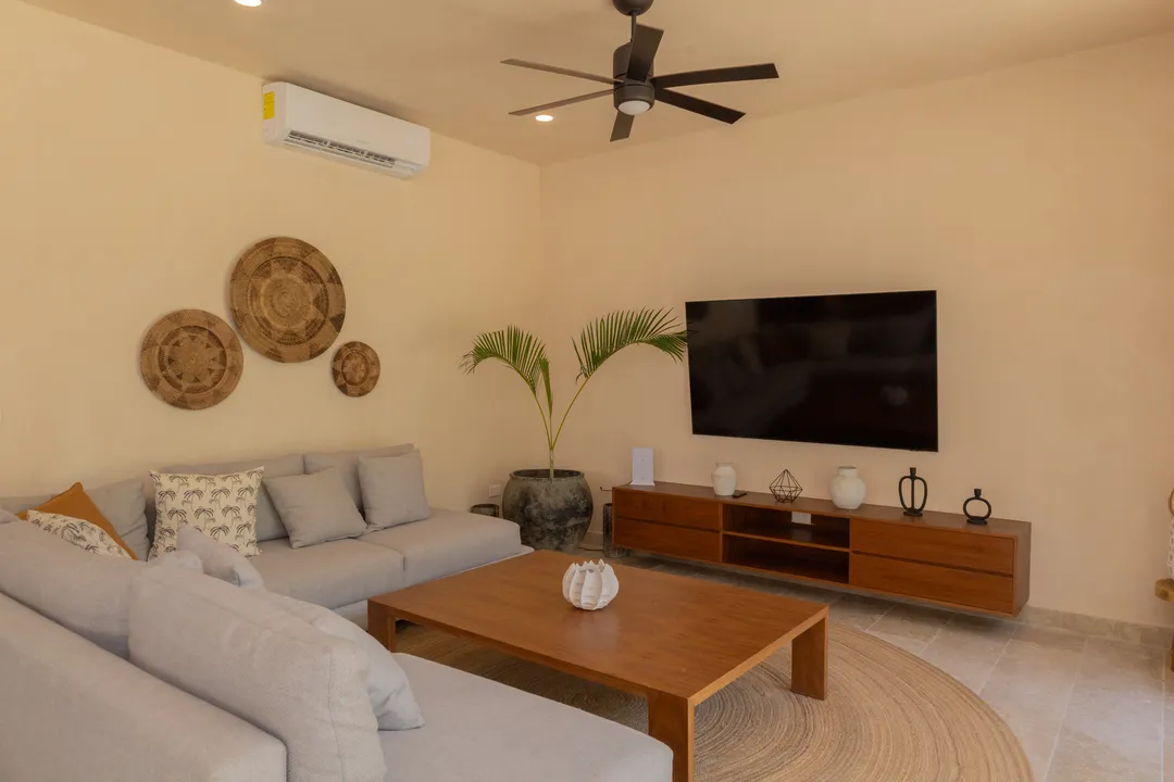 Villa Flora: 4-Bedroom Pool Villa in Aldea Zama, Tulum