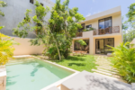 Private pool and garden at Villa Flora
