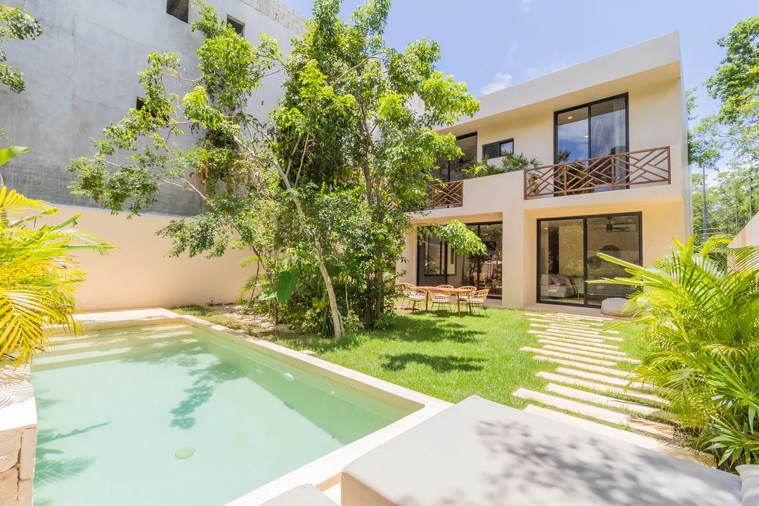 villa-flora-4-bedroom-aldea-zama-tulum-pool-02 Private pool and garden at Villa Flora
