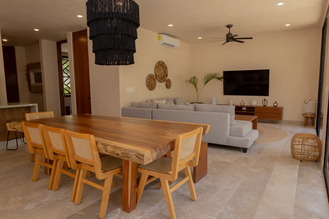 Villa Flora: 4-Bedroom Pool Villa in Aldea Zama, Tulum